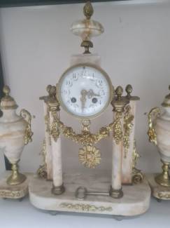 Antika Fransız Şömine Saat takımı Çalışır Mekanizma Kurmalı 45cm Orjinal Dönem Ürünü Kullanım Hasarları Çıkabilir İadesi Yoktur