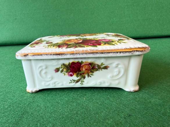 Antika İngiliz Porselen Royal Albert Old Country Roses Bone China Tereyağlık Kutu 12cm - 0