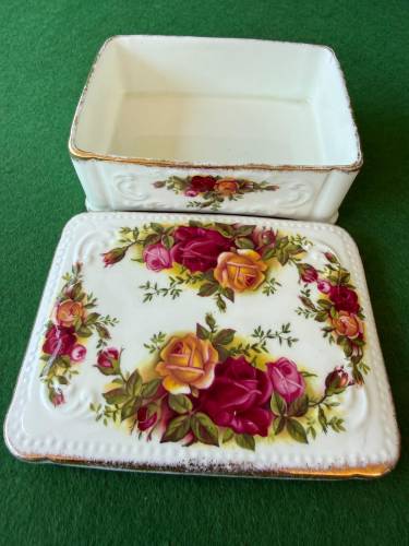 Antika İngiliz Porselen Royal Albert Old Country Roses Bone China Tereyağlık Kutu 12cm - 1