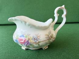 Antika Royal Albert Colleen Bone China Sütlük Sosluk 6cm