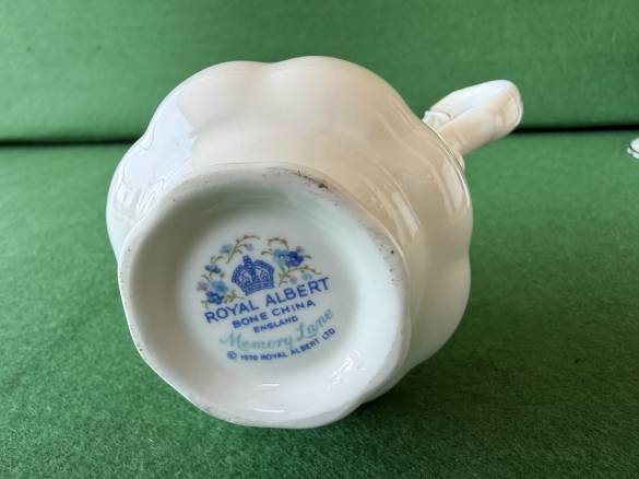 Antika Royal Albert Memory Lane Sosluk Bone China 8cm - 1