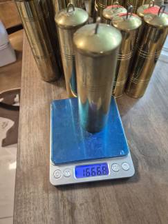 Antika Saat Ağırliğı 1660gr Aralığındadır. Dönem Ürünüdür. . Hollanda Alman Saatlerinde kullanılır Takım 2 adet Fiyatı