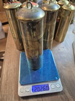 Antika Saat Ağırliğı 2000gr Aralığındadır. Dönem Ürünüdür. . Hollanda Alman Saatlerinde kullanılır Takım 2 adet Fiyatı