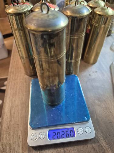 Antika Saat Ağırliğı 2000gr Aralığındadır. Dönem Ürünüdür. . Hollanda Alman Saatlerinde kullanılır Takım 2 adet Fiyatı - 0