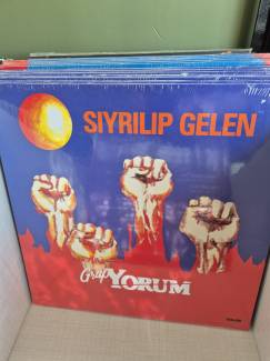 Grup Yorum - Sıyrılıp Gelen Plak 
